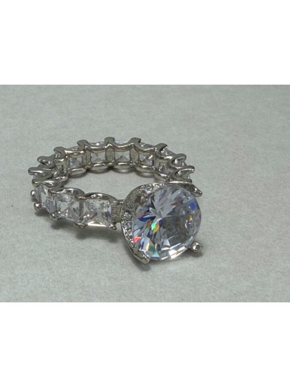Stunning Cubic Zirconia Engagement Style Ring Large Round Stone Size 8